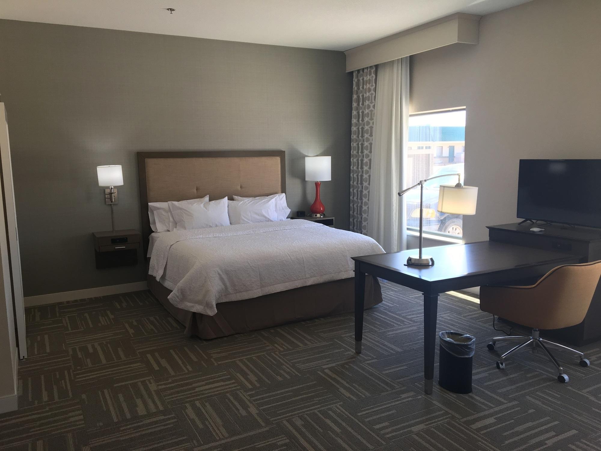 Hampton Inn Mcpherson Exterior foto