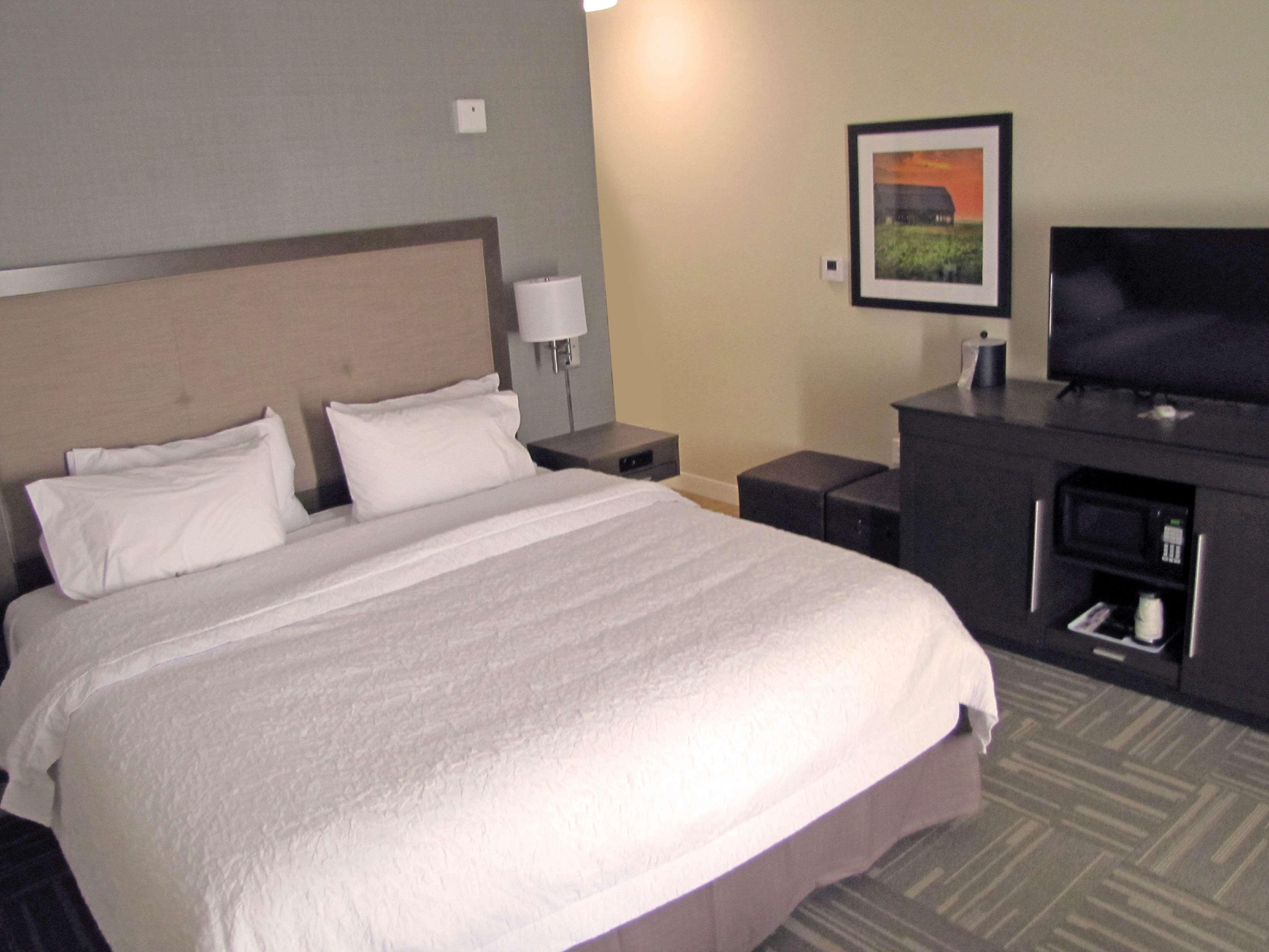 Hampton Inn Mcpherson Exterior foto