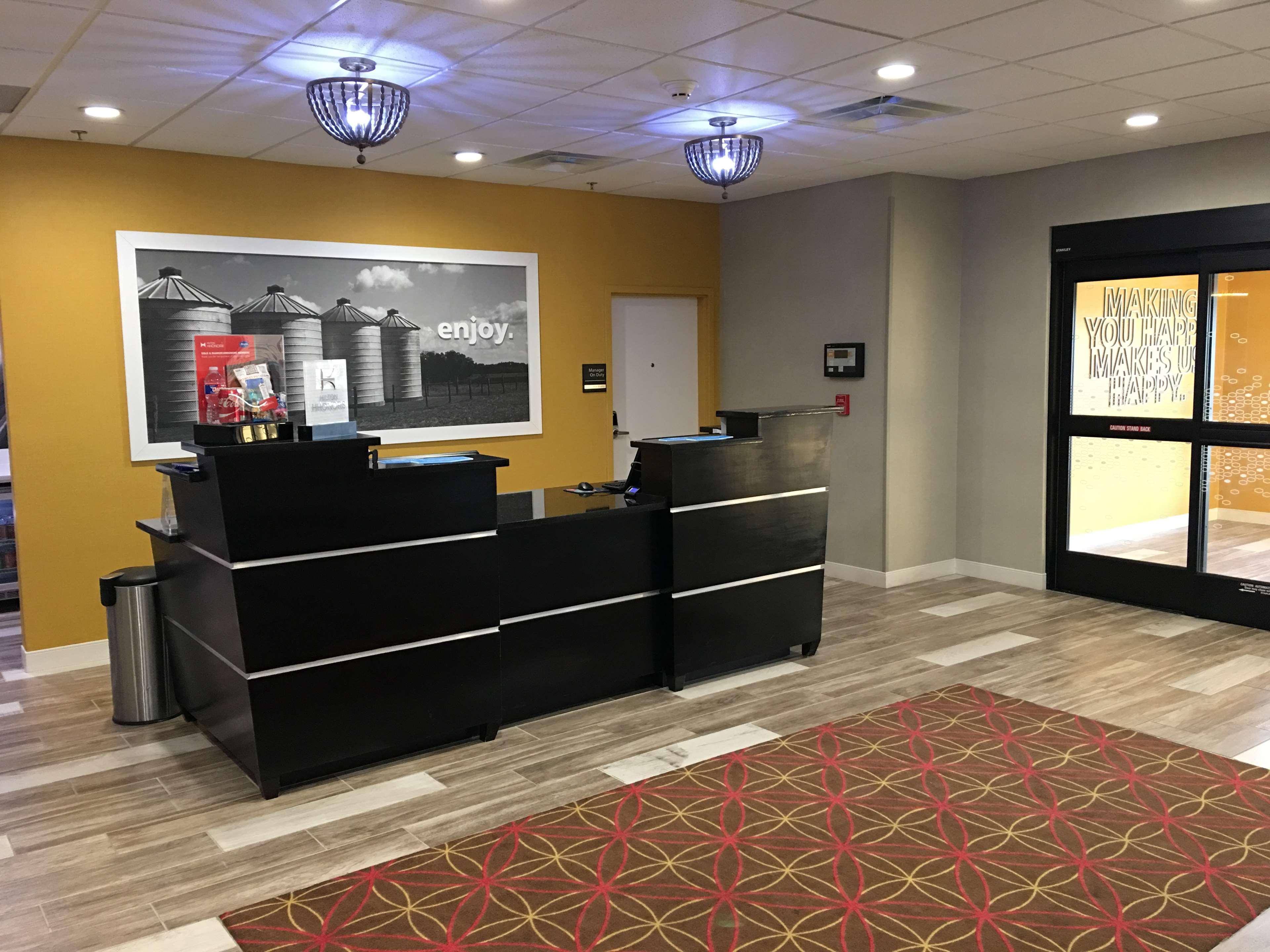 Hampton Inn Mcpherson Exterior foto